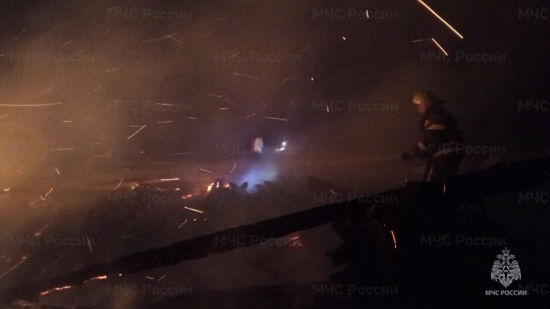 Пожарно-спасательные подразделения ликвидировали пожар в Омутнинском районе
